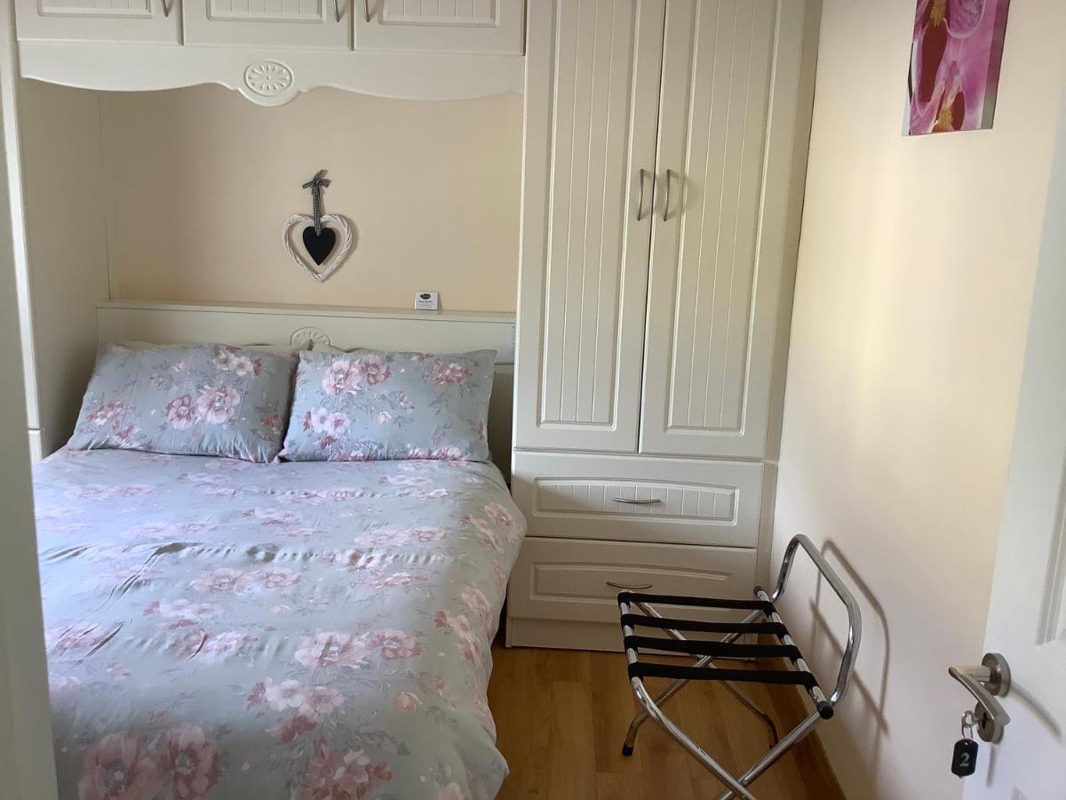 Greenway Lodge B&B Achill Sound Extérieur photo